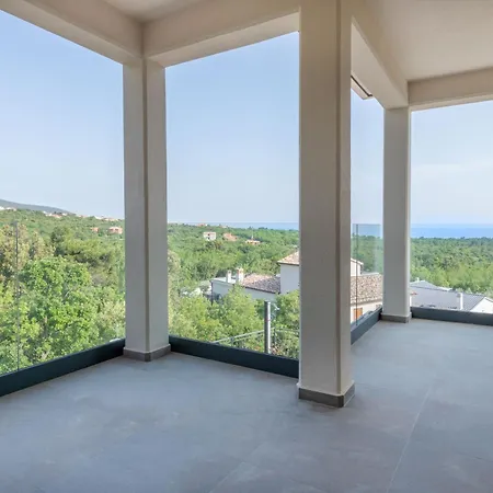Rita, A Luxurious Private With A Pool Near The Sea *