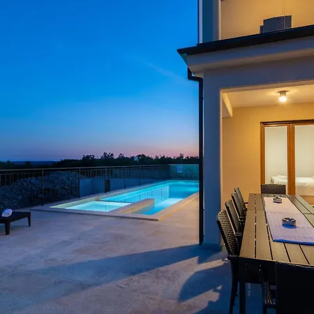 Rita, A Luxurious Private With A Pool Near The Sea Holiday home