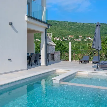 Rita, A Luxurious Private With A Pool Near The Sea Holiday home *