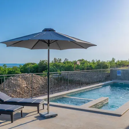 Holiday home Rita, A Luxurious Private With A Pool Near The Sea *