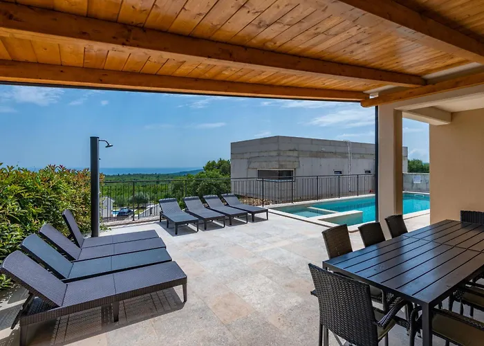 Rita, A Luxurious Private With A Pool Near The Sea Ferienhaus *