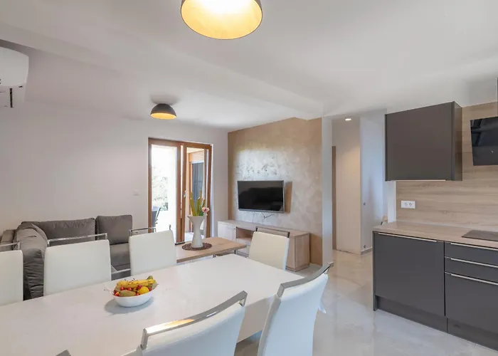 Rita, A Luxurious Private With A Pool Near The Sea Ferienhaus *
