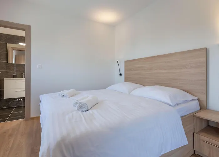 Ferienhaus Rita, A Luxurious Private With A Pool Near The Sea Viskovići